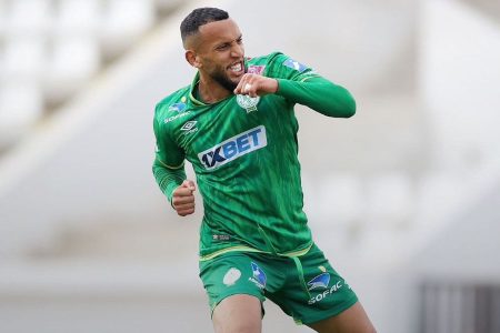 الرجاء الرياضي يتوصل لاتفاق نهائي مع الاتحاد الليبي بشأن نوفل الزرهوني