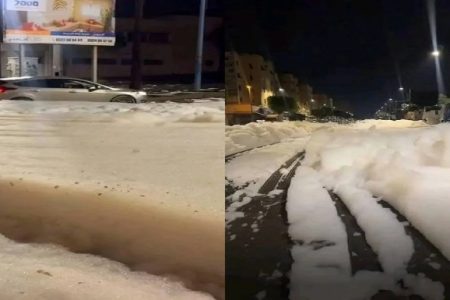 رغوة غريبة تغمر شوارع حي البرنوصي بالدار البيضاء بعد الأمطار