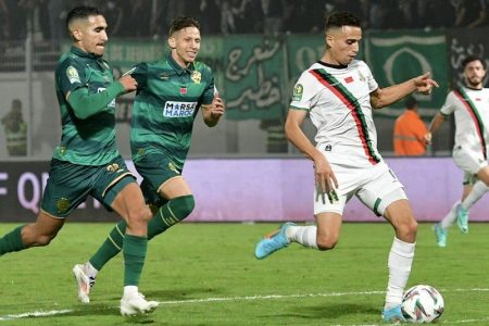 جلسة حاسمة لمكتب الرجاء المديري مع أحد نجوم الفريق الأول