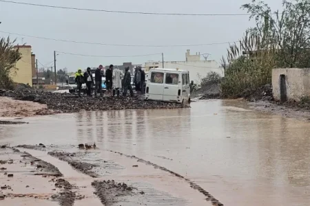 الأمطار القوية تُغرق قرية بشفشاون وتقطع الطرق
