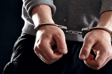 أمن الفداء بالبيضاء يوقف مروج مخدرات ويحجز 2825 قرصًا مهلوسًا