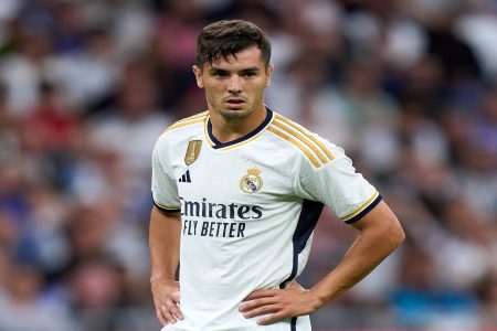 ابراهيم دياز يغادر مباراة ريال بيتيس بسبب الإصابة بعد تسجيله هدف ريال مدريد الوحيد