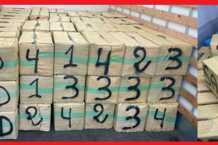 إحباط محاولة تهريب خمسة أطنان و758 كيلوغراما من مخدر الشيرا وتوقيف شخصين بتهمة التهريب الدولي للمخدرات والمؤثرات العقلية
