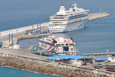 الرحلات البحرية بين المغرب وإسبانيا مقطوعة حتى إشعار آخر