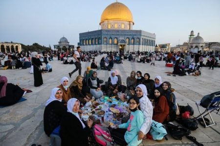 رمضان في القدس: دعم مستمر يعزز الصمود
