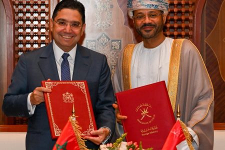 عُمان تشيد بدور الملك محمد السادس في تعزيز الأمن والتنمية بالقارة الإفريقية