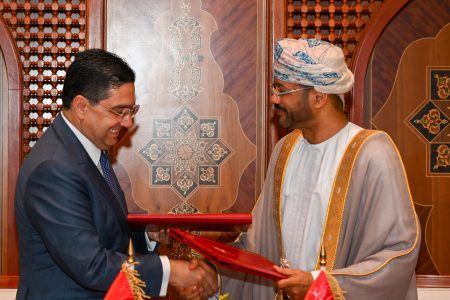 المغرب وعُمان يعززان شراكتهما الاستراتيجية ويدعوان إلى تعاون اقتصادي أوسع