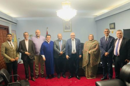 وفد يمثل الشبكة المغربية-الموريتانية لمراكز الدراسات والأبحاث يقوم بزيارة عمل إلى سفارة الجمهورية الإسلامية الموريتانية بالرباط