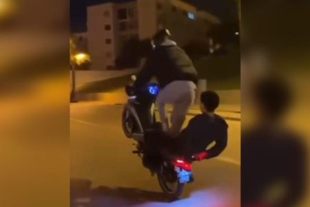 بعد فيديو الاستعراضات المتهوّرة.. شرطة طنجة تُوقِّف شاباً لانتهاكه قواعد السلامة المرورية