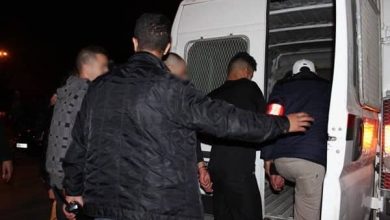Photo of توقيف أربعة أشخاص من بينهم قاصر بسبب تبادل العنف بالشارع العام وإلحاق أضرار مادية بممتلكات خاصة