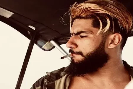 الرابور ” الغراندي طوطو ” يتغزل في فريق عمله بهذه الطريقة