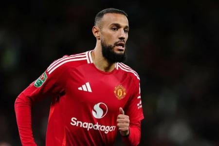 مزراوي خسر اللقب وانفرد باحصائية مبهرة في نهائي يوروباليغ