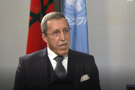 السفير عمر هلال يؤكد مغربية الصحراء ويدعو إلى حل سياسي دائم
