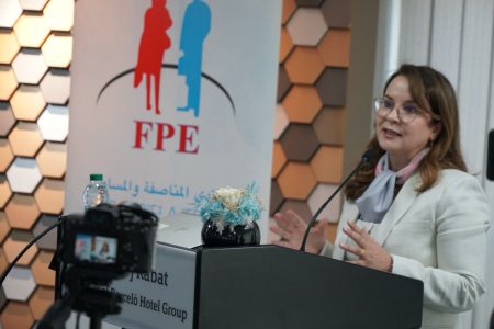 شرفات أفيلال رائدة العدالة المناخية وحقوق النساء: تقاطعاتٌ تُعزِّزُ الكرامةَ والإنصافَ في مواجهة التحديات العالمية”