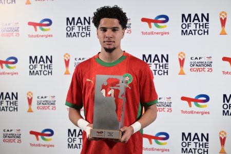 إختيار بومسعودي أفضل لاعب في مباراة سيراليون
