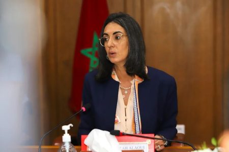 من تمارة.. نادية فتاح تنقل رسالة أخنوش حول التحول الرقمي في السجون