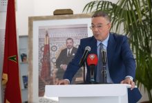 Photo of فوزي لقجع يهنئ نهضة بركان بتتويجها بلقب كأس الكونفدرالية الإفريقية