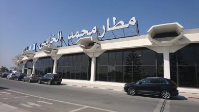 Photo of فضيحة مستحضرات التجميل المشبوهة: توقيف يوتيوبر مغربية شهيرة بمطار محمد الخامس