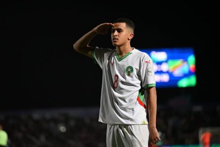 عبد الله وزان تحت أنظار برشلونة