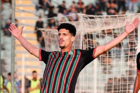 الفحلي ينفرد بصدارة هدافي الدوري الإحترافي