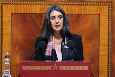 المعارضة تحذر الحكومة من “الإختباء وراء الحرب”