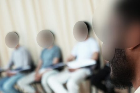 إطلاق برنامج لتأهيل سجناء مدانين بالإرهاب تقل أعمارهم عن 20 سنة