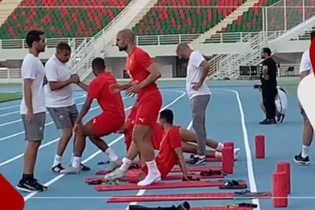 تمارين انفرادية لنجم الأسود “سفيان المرابط” خلال آخر حصة تدريبية قبل مواجهة منتخب البنين