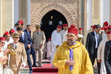 جلالة الملك محمد السادس يؤدي صلاة عيد الأضحى بتطوان