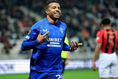 إيكامان بين الدوري الفرنسي و “البريمييرليغ”