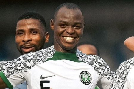 رسمياً: المغرب الفاسي يضم المدافع النيجيري بنجامين تانيمو حتى 2028