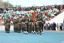 Photo of الجيش المغربي يزين سماء جزر القمر في عيد استقلالها الخمسين… تجسيد لأخوة إفريقية راسخة