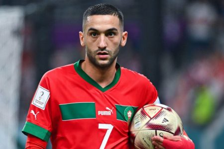 زياش يقترب من العودة إلى أوروبا عبر بوابة فيورنتينا