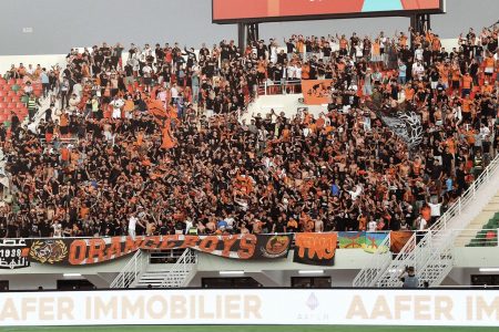 “أورونج بويز” تندد باستقدام غرباء لمساندة نهضة بركان في نهائي كأس العرش