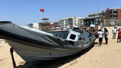 Photo of البحر يلفظ زورقاً غامضاً ويُثير تحقيقات أمنية مكثفة